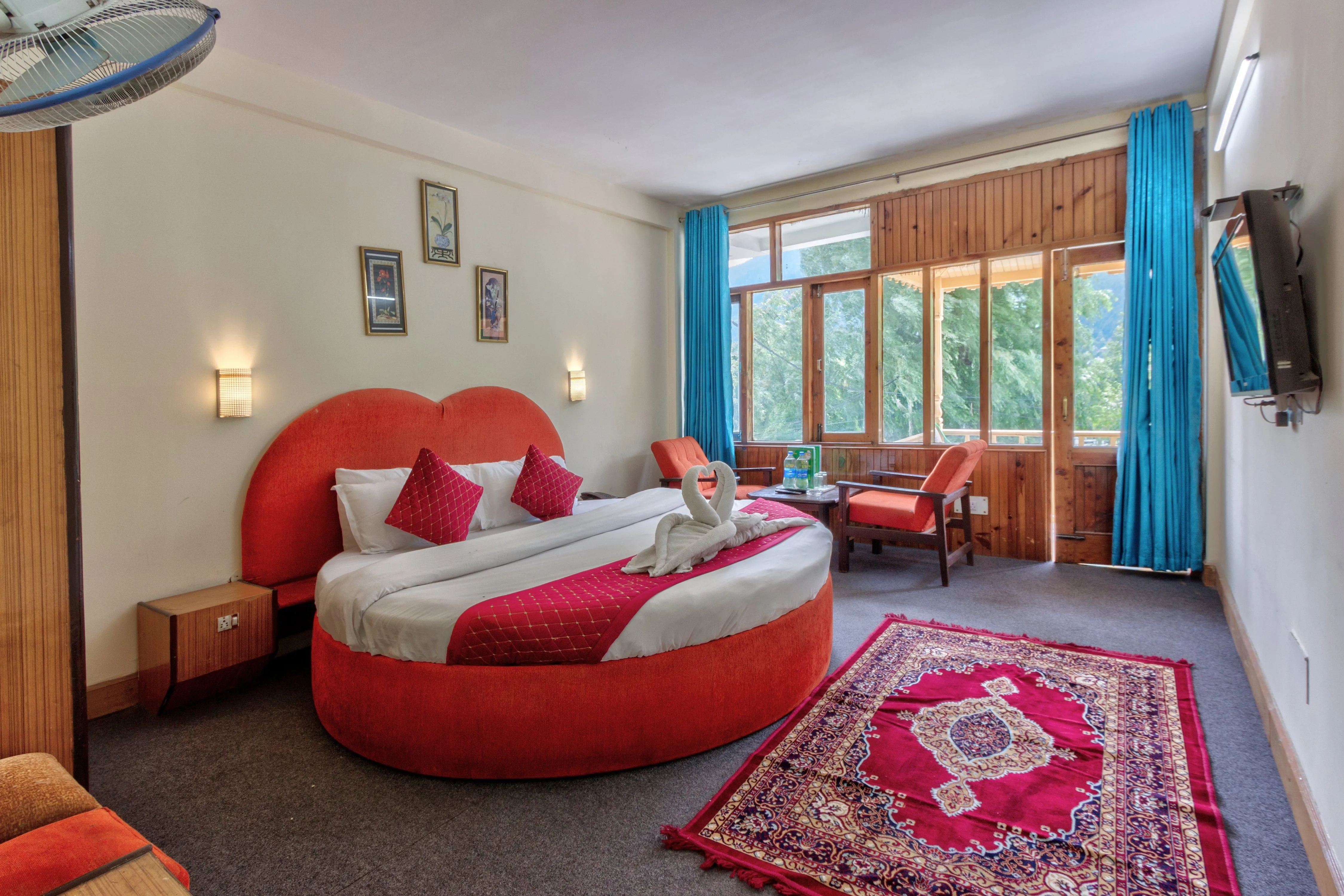 Honeymoon Suite (Mountain Facing Without Balcony).