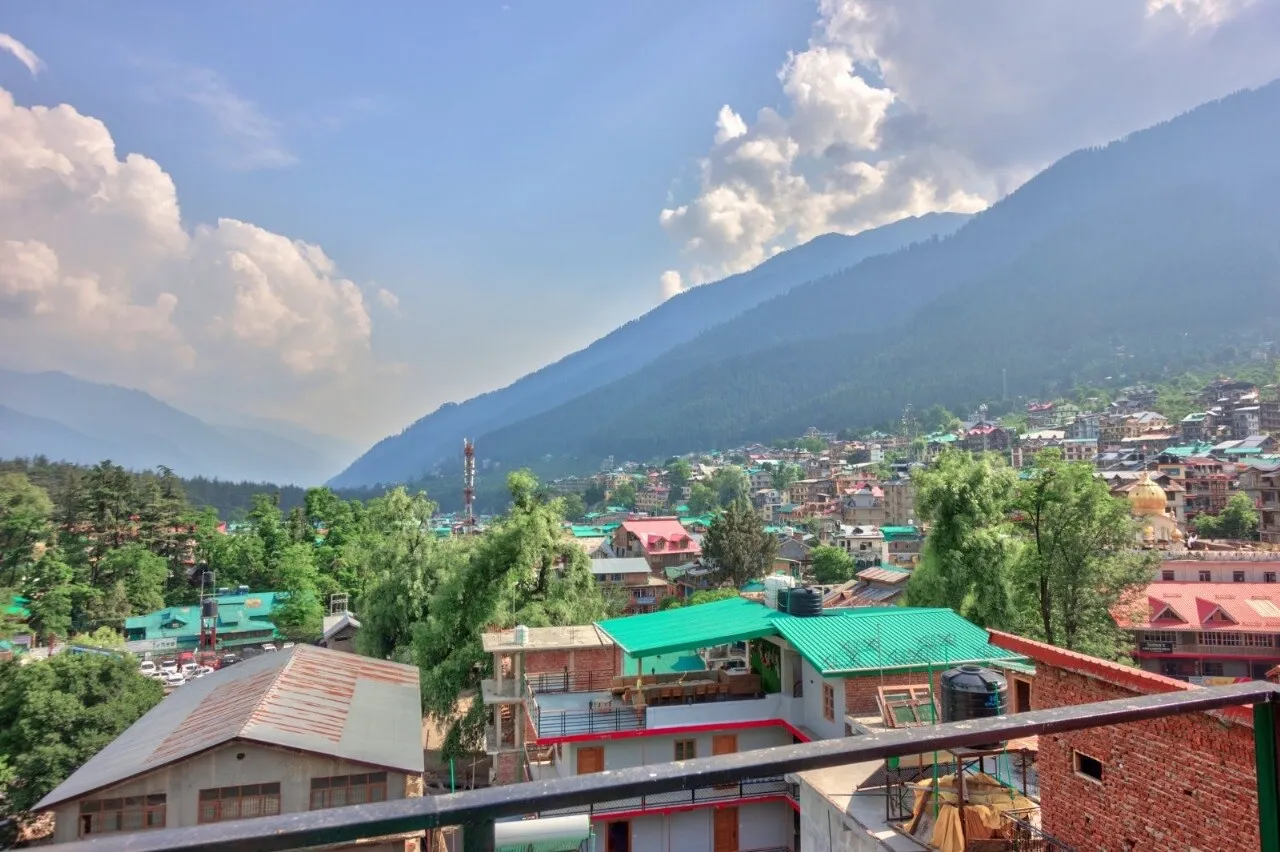 Luxury Room (Private Balcony With Mountain View).