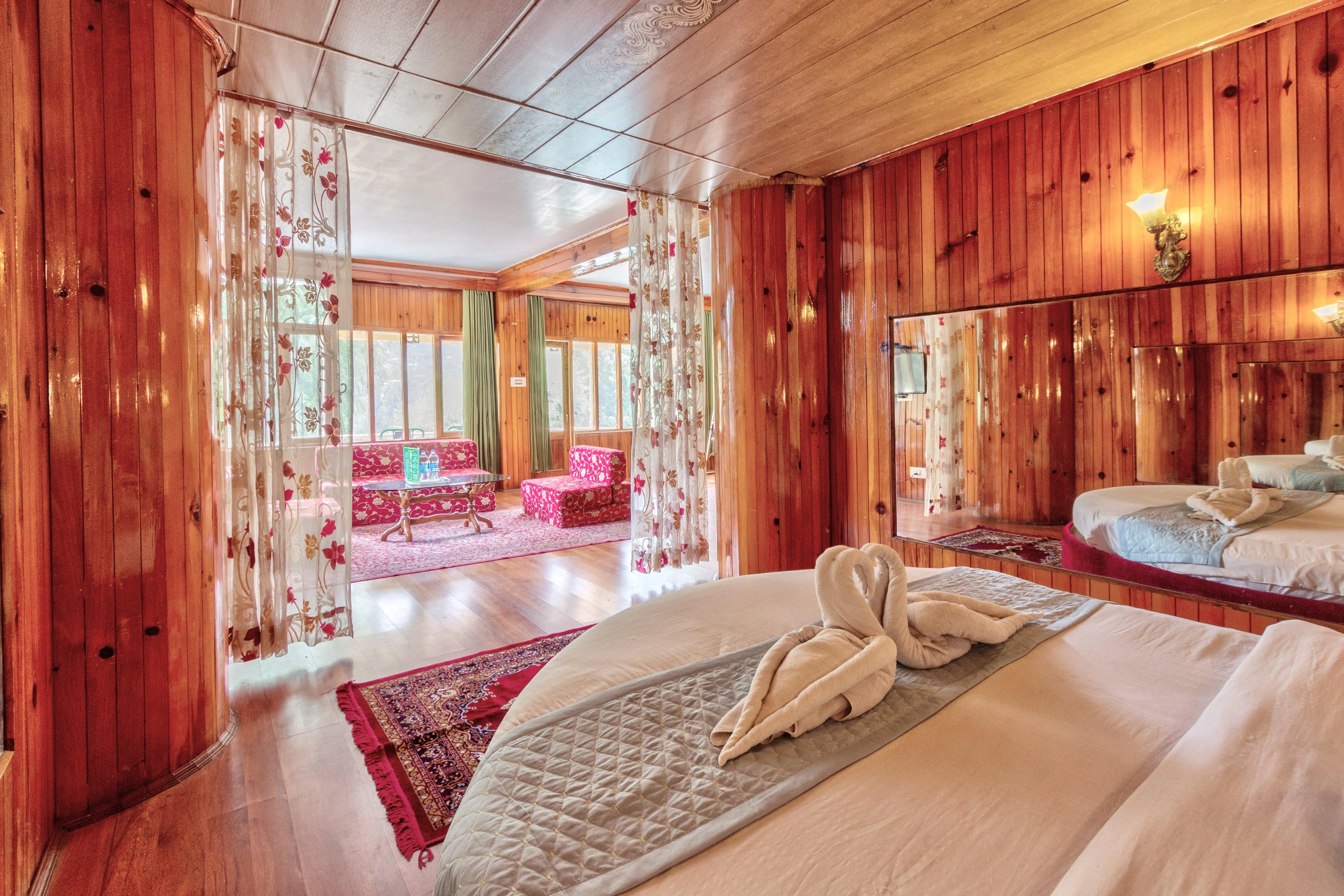 Maharaja Suite (With Bathtub, Mountain View Private Balcony).