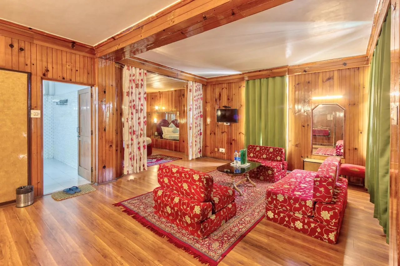 Maharaja Suite (With Bathtub, Mountain View Private Balcony).