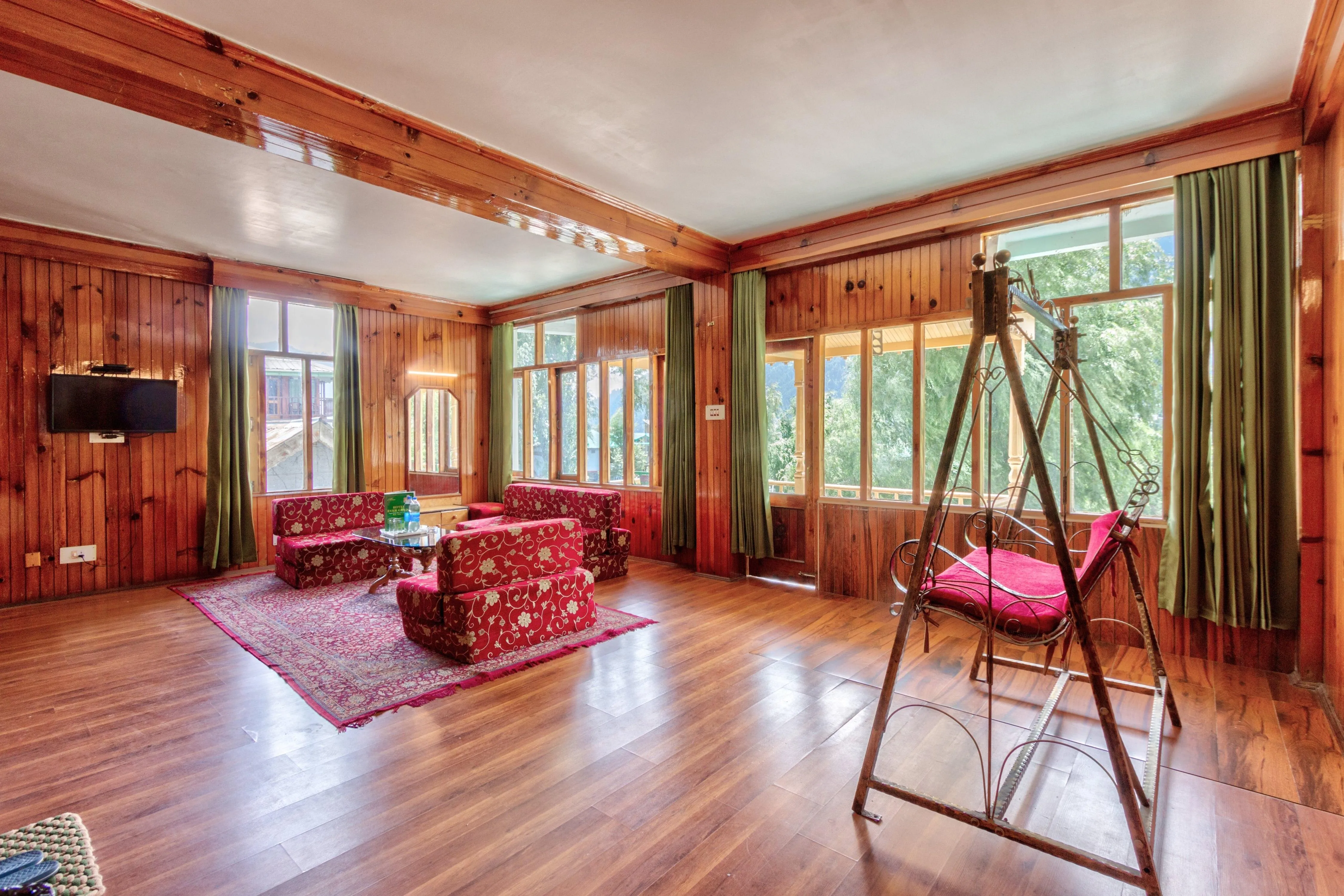Maharaja Suite (With Bathtub, Mountain View Private Balcony).